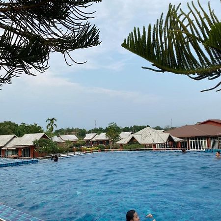 OYO 416 Golden Nakara Resort Maesai Mae Sai Exteriör bild