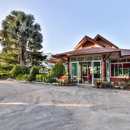 OYO 416 Golden Nakara Resort Maesai Mae Sai Exteriör bild
